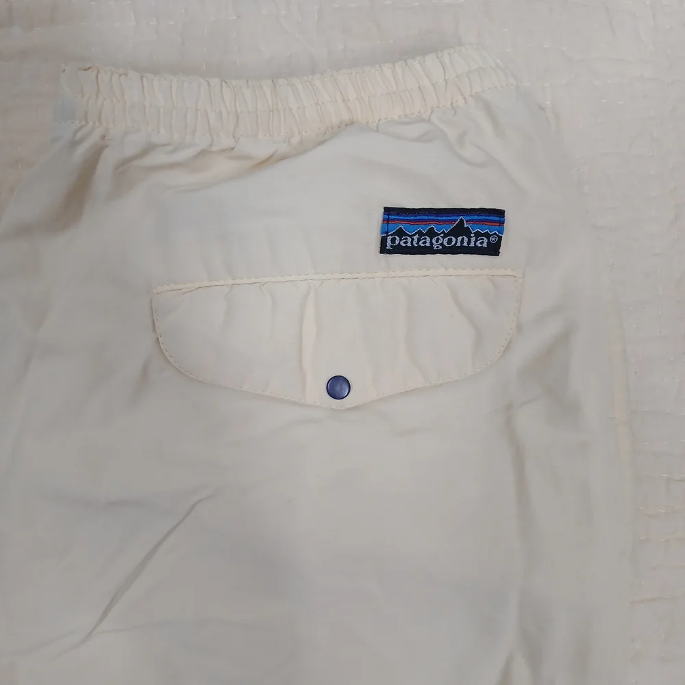 Patagonia Women's Yellow Capris - Picture 2 of 4